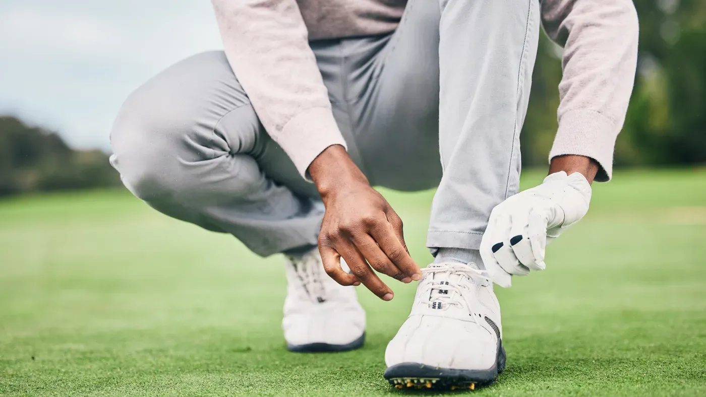 Golfare i golfskor